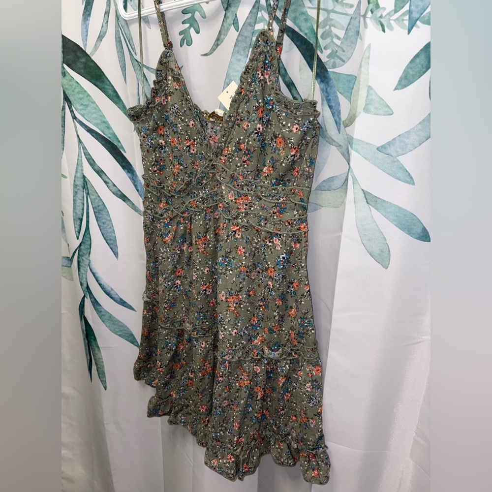 Floral Green Ruffle Dress - Picture 2 of 3